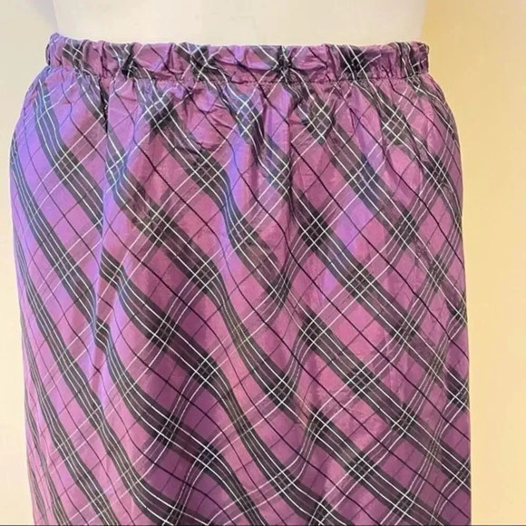 Anthony Richards  with metallic maxi skirt - Picture 2 of 8